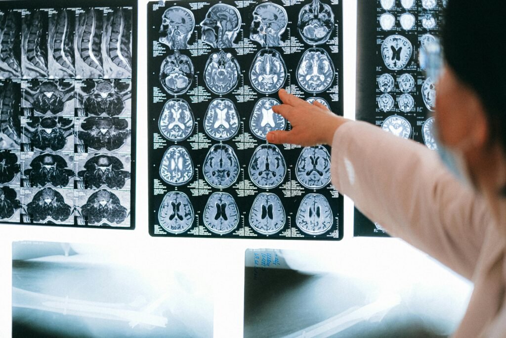Pediatric neurology basics: recognizing early issues 3 Illustration of a child with developmental delay and a neurologist examining early signs of pediatric neurological issues