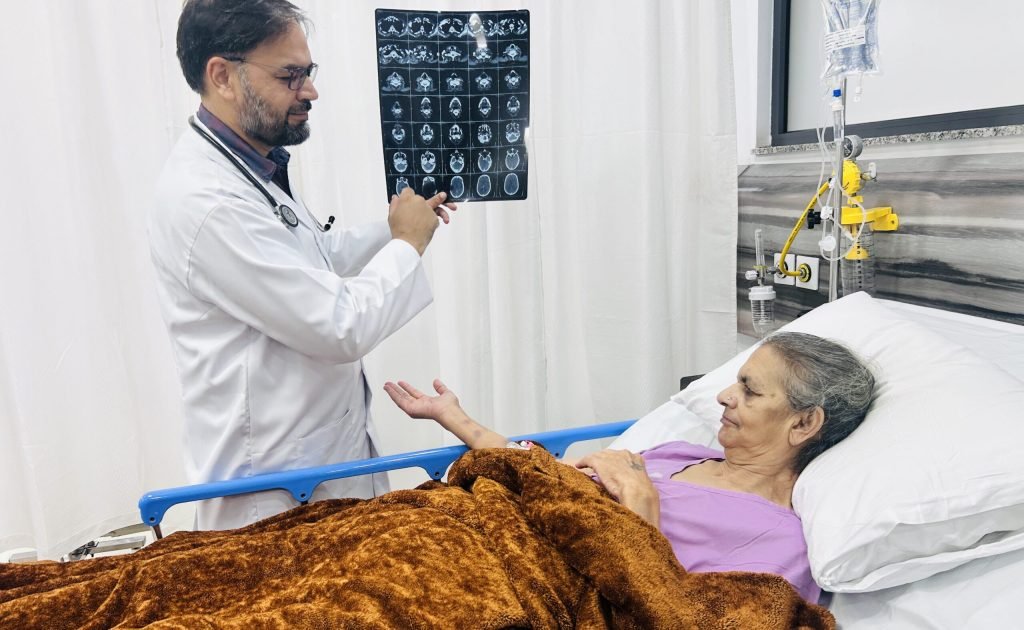 Dr-anurag lamba-Neurologist-Examining-patient