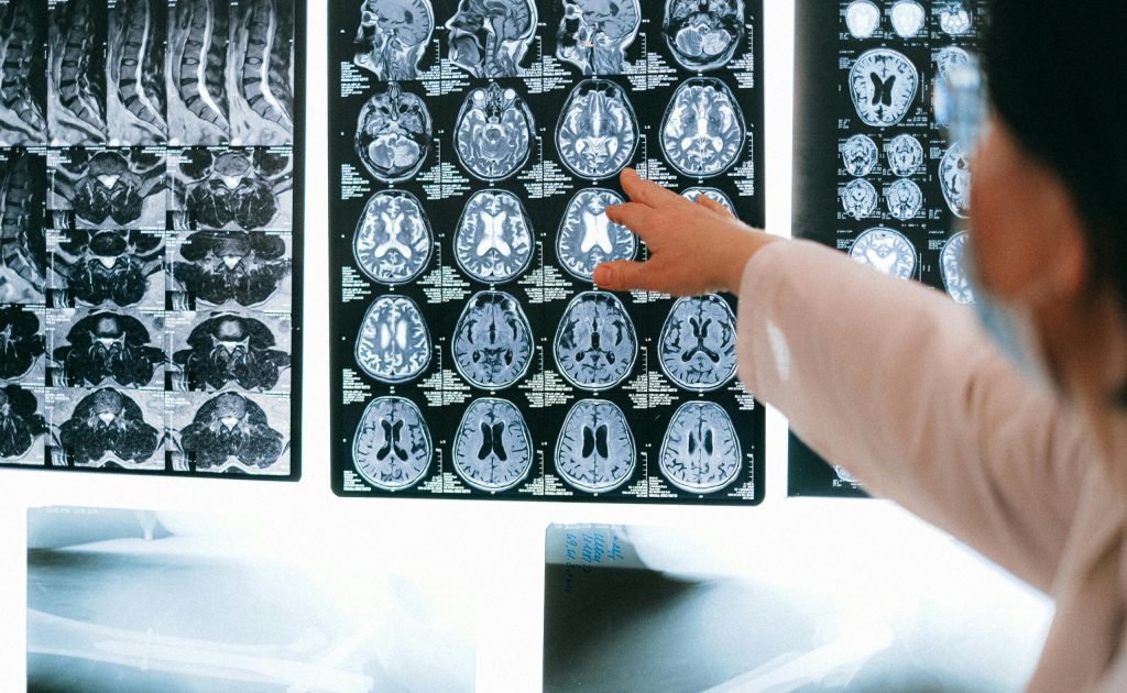 Illustration of a child with developmental delay and a neurologist examining early signs of pediatric neurological issues